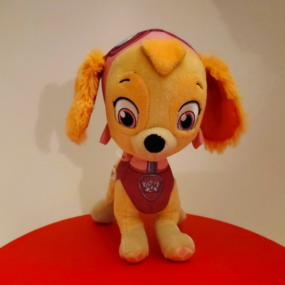 🐾 Paw Patrol Basic Plush Toy - Skye